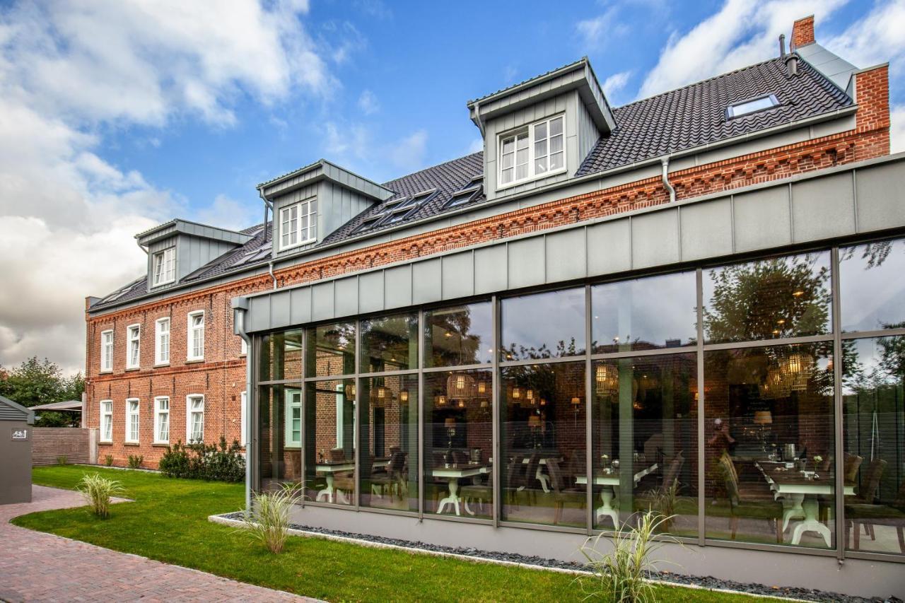 Hotel Achterum Greetsiel Exterior photo