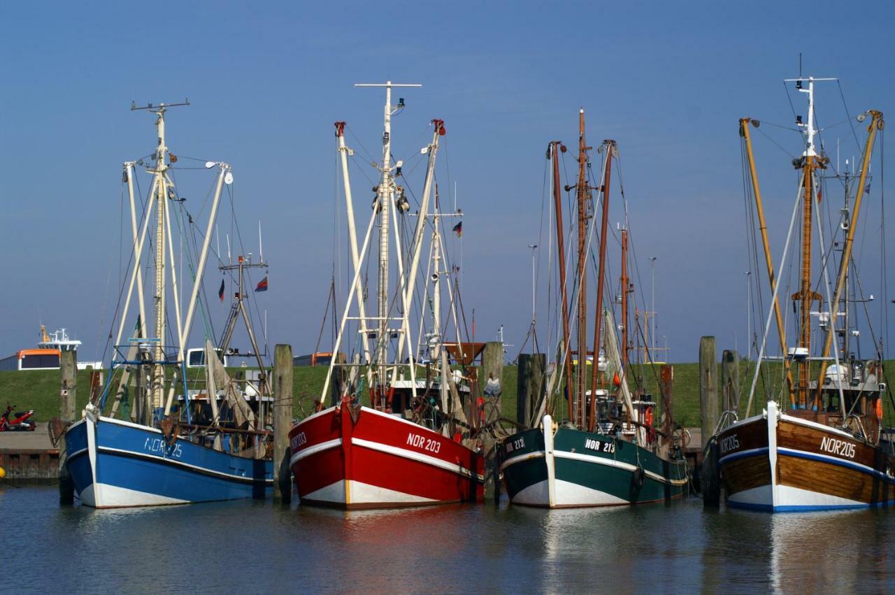 Hotel Achterum Greetsiel Exterior photo